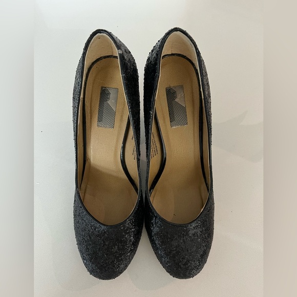 OU 3 inch Glitter Heels - Picture 3 of 3